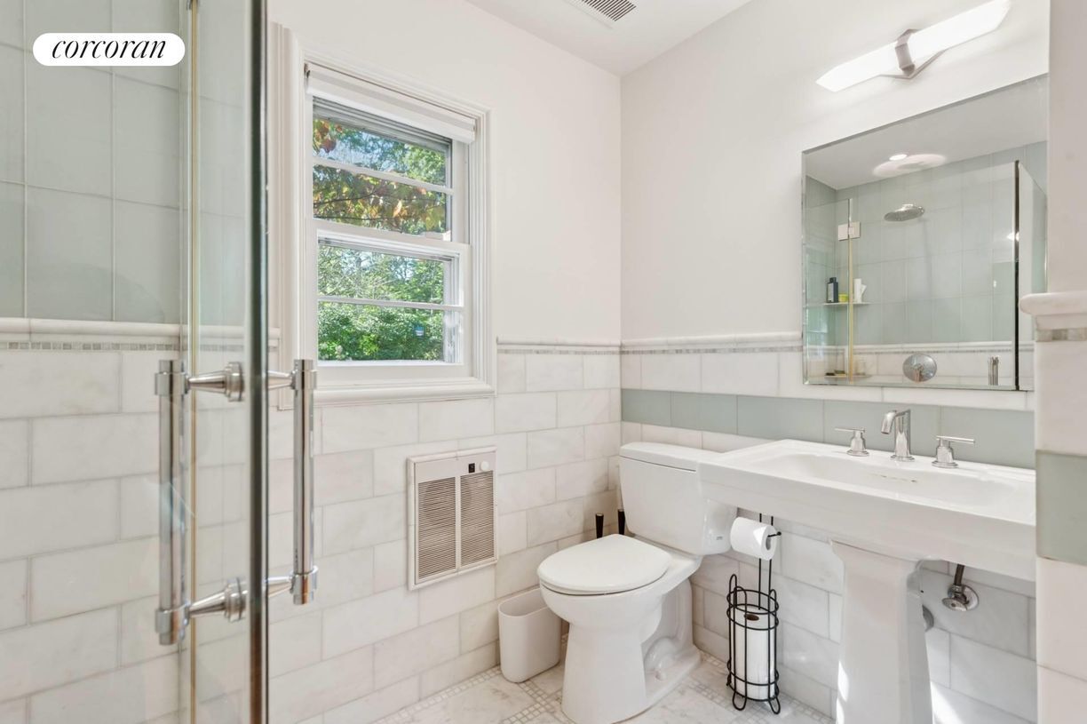 Building Photo - 495 7 Ponds Towd Rd