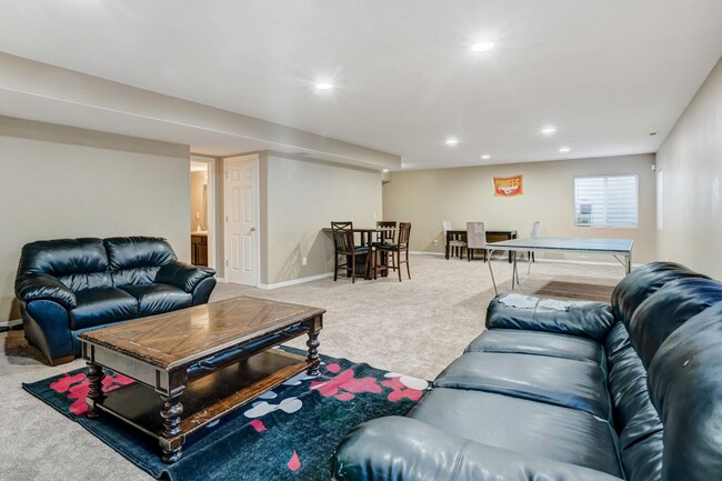 Building Photo - Welcome to this move in ready home off of ...