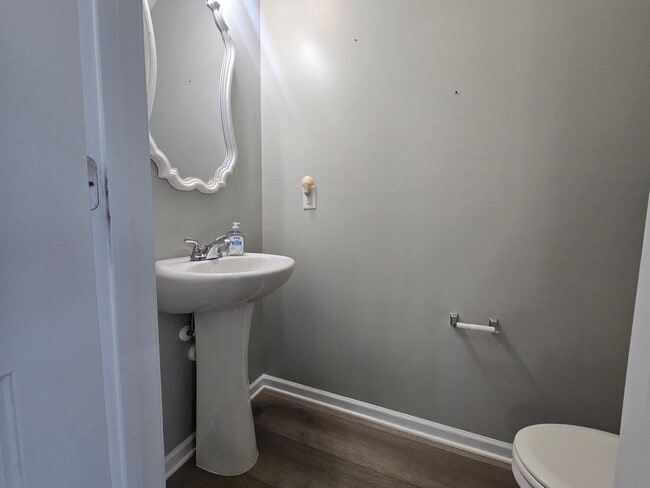 Building Photo - Charming 3BR + Bonus, 3BA Single-Family Ho...