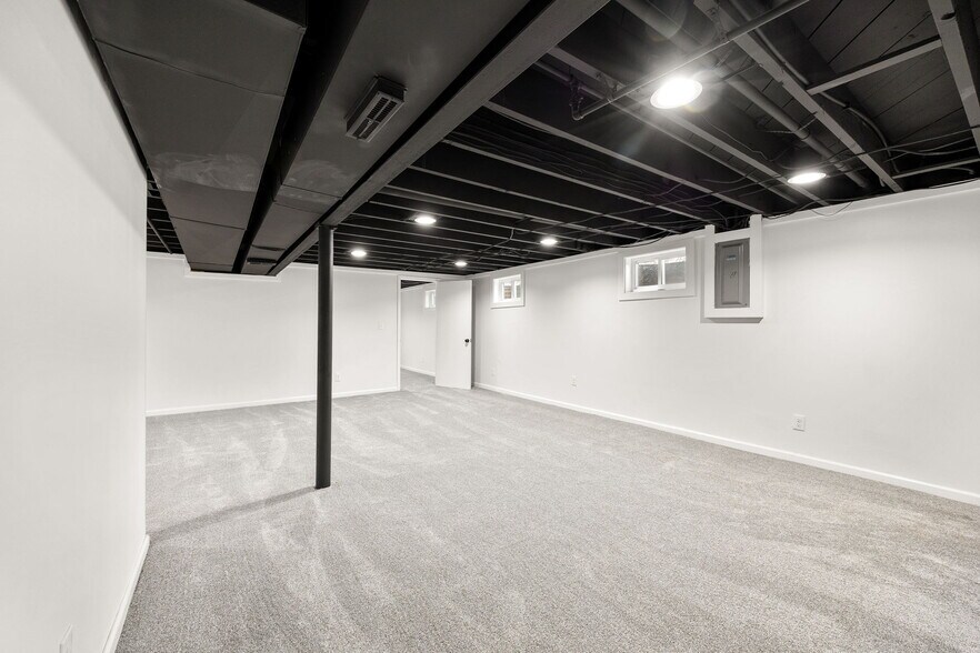 Building Photo - 709 SW 7 St