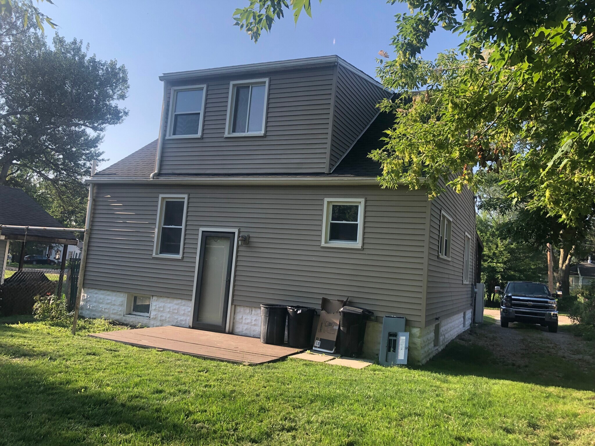 Building Photo - 3207 Alpena St