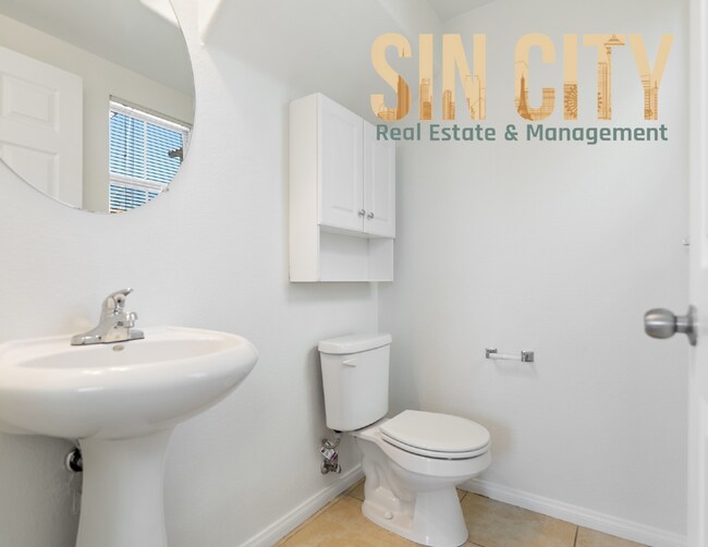 Building Photo - "Charming 3-Bed Oasis on Gingerbread Man A...