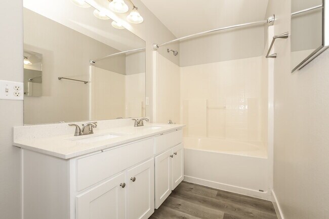 Building Photo - 523 Roberta Alecia Ave