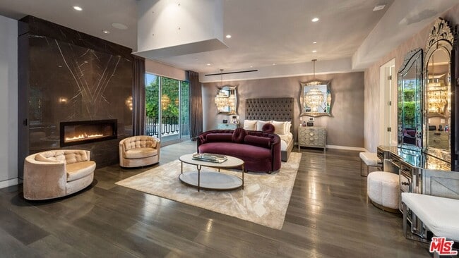 Building Photo - 9663 Santa Monica Blvd