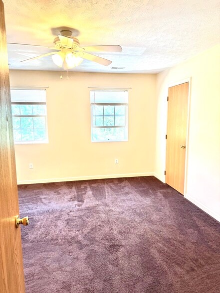 Building Photo - 12 Alexa Way