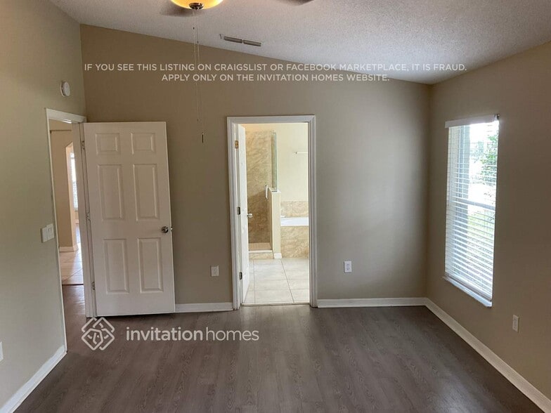 Building Photo - 221 Heronwood Cir