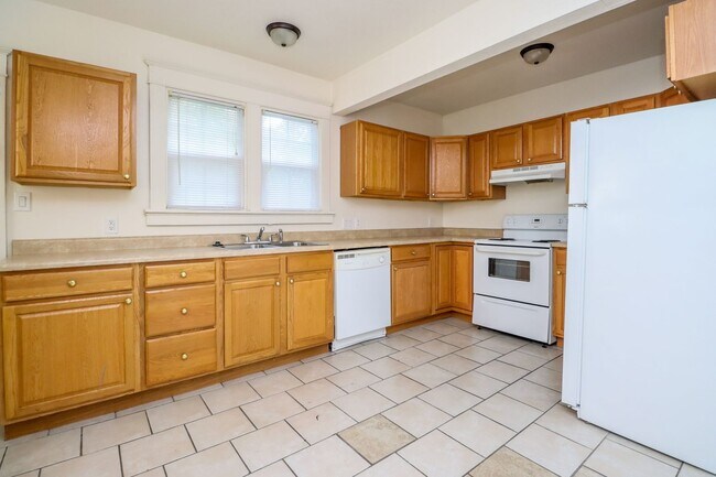 Building Photo - 1106 Hamilton Way