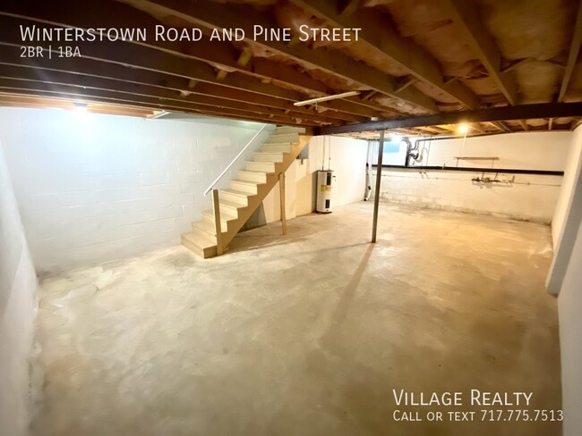 Building Photo - Large 2-Bedroom Townhome in Red Lion! Pati...