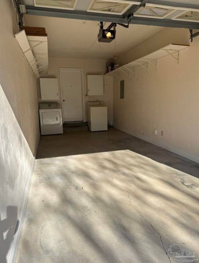 Building Photo - 5001 Grande Dr