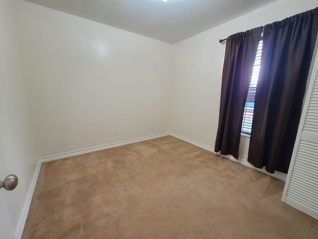 Building Photo - 126 La Silla Dr