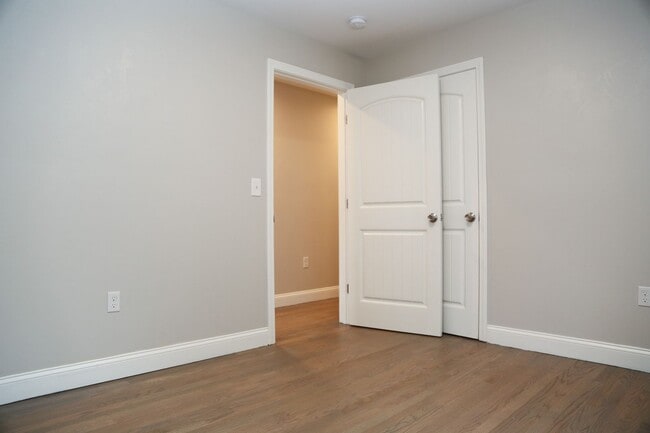 Building Photo - Newly Built 6br/3ba- Steps away from PC!