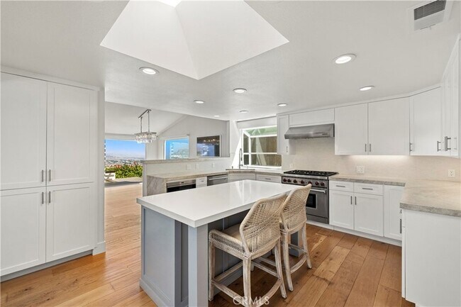 Building Photo - 31222 Palma Dr