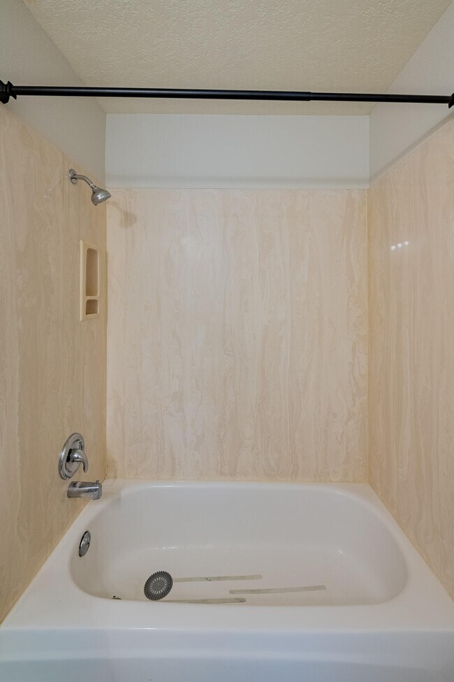 Building Photo - 4031 Cresta Park Ave NW