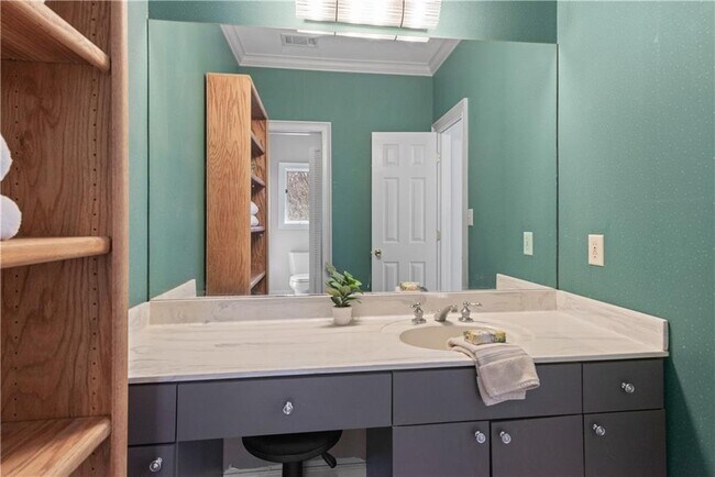 Building Photo - 15905 Westbrook Rd