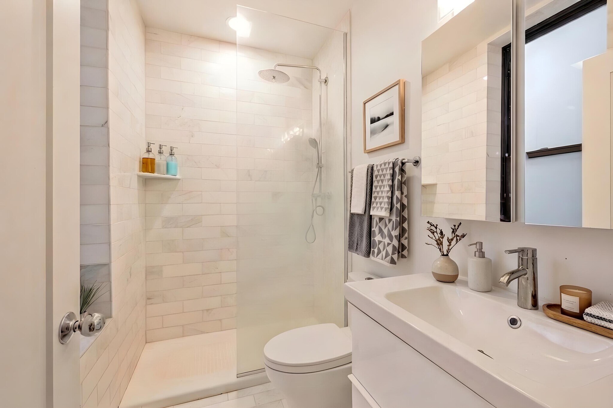 Building Photo - 1022 N Ashland Ave