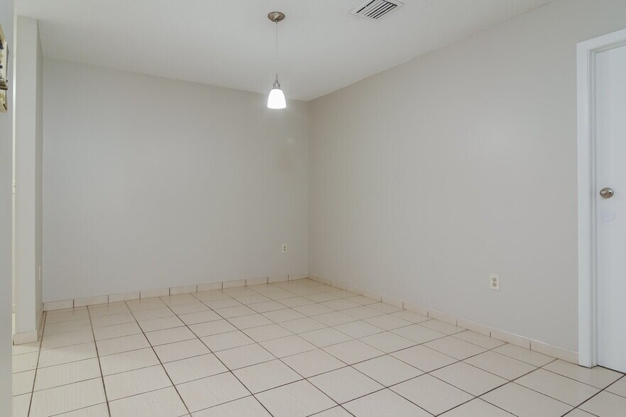 Building Photo - 10724 SW 144th Ct