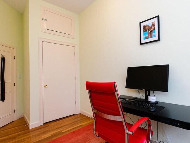 Building Photo - 105 Marlborough St