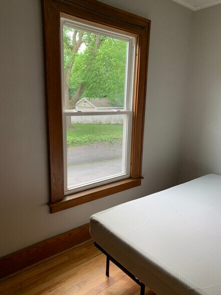 Building Photo - 144 Forest Hill Dr