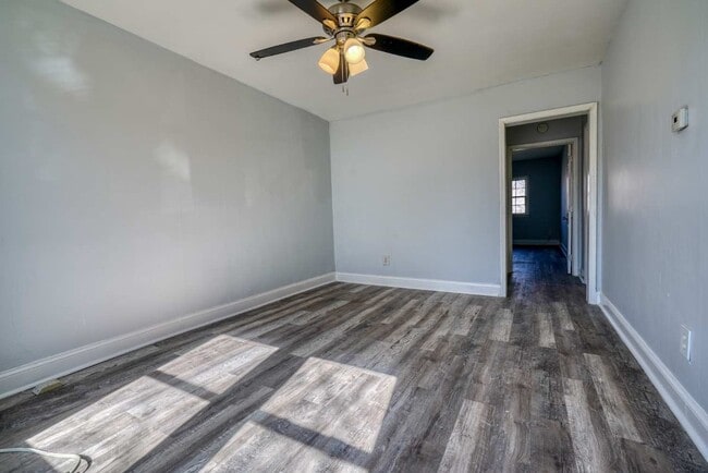 Building Photo - 160X Plum St