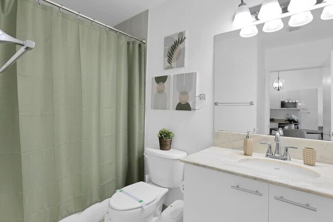 Building Photo - 137 NE 2nd Ave