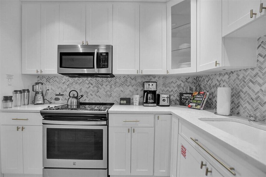 Building Photo - 1773 SW 28th Way