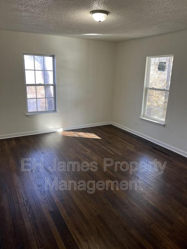 Building Photo - 1627 N Denver Ave