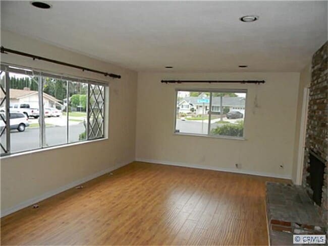 Building Photo - 405 N California St