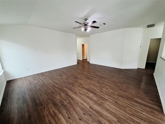 Building Photo - 325 Comal Run