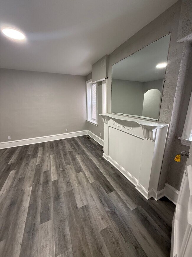 Building Photo - 28 N 50th St