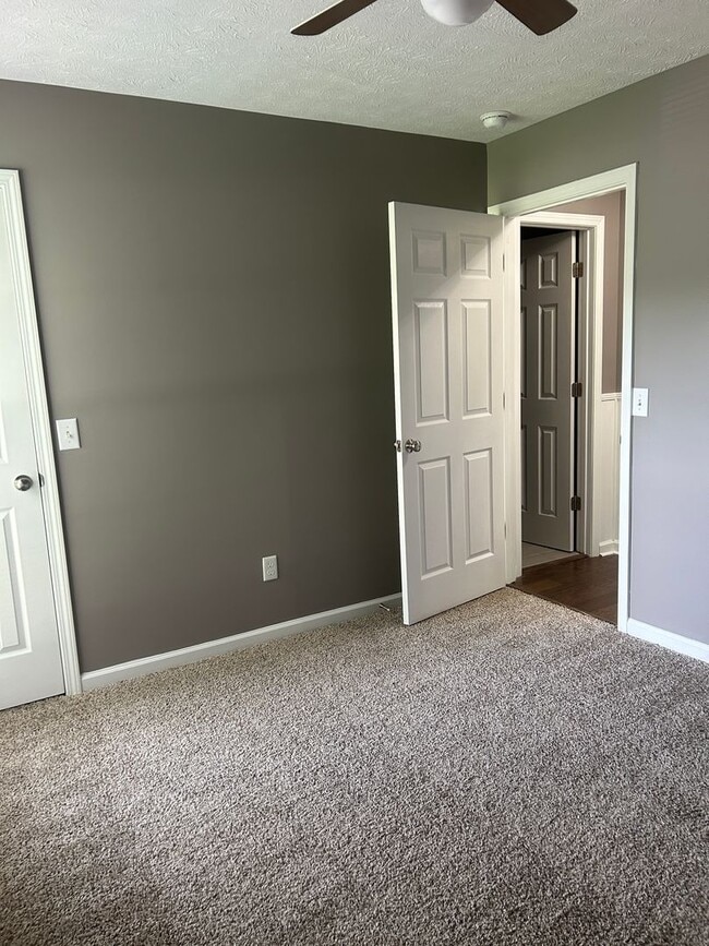 Building Photo - 3 bd 2 ba home on a cul de sac