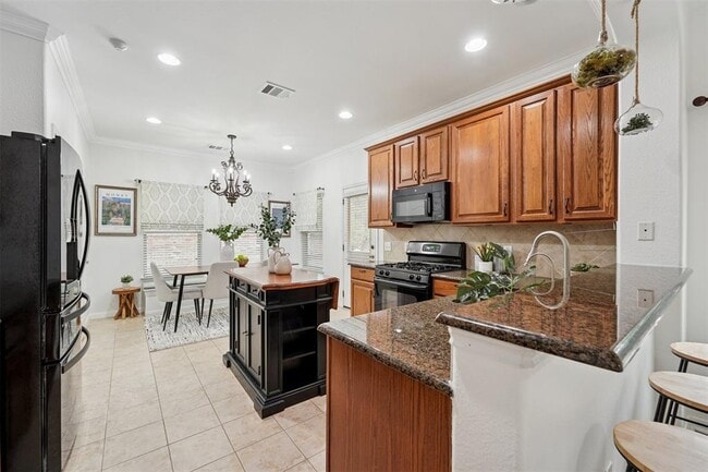 Building Photo - 4212 Pasada Ln