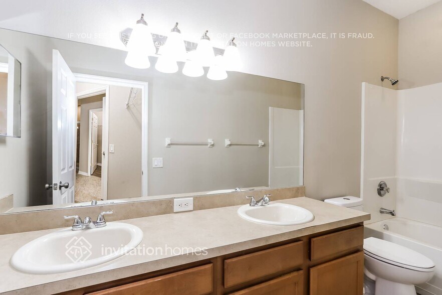 Building Photo - 10750 Pictorial Park Dr