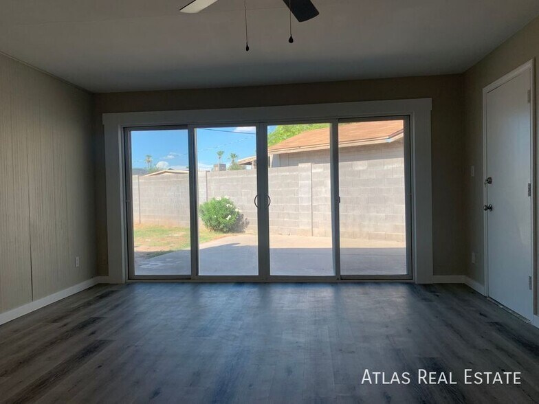 Building Photo - 4624 E Almeria Rd