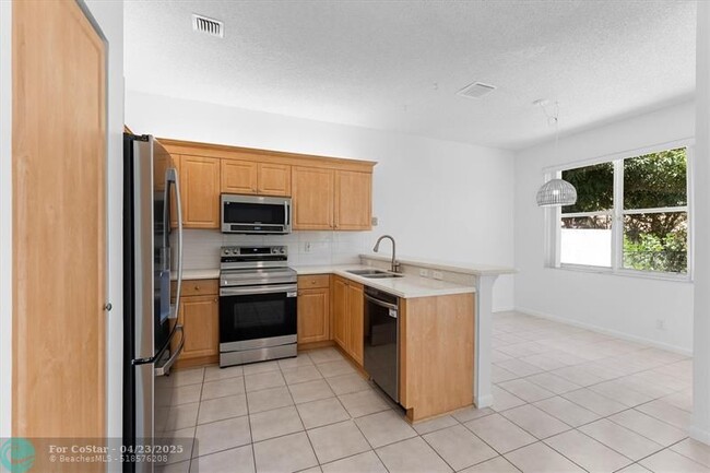 Building Photo - 4565 Purdue Dr