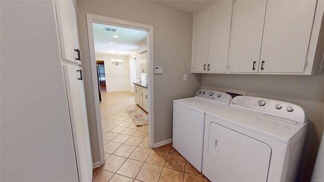Building Photo - 2513 Capstone Dr