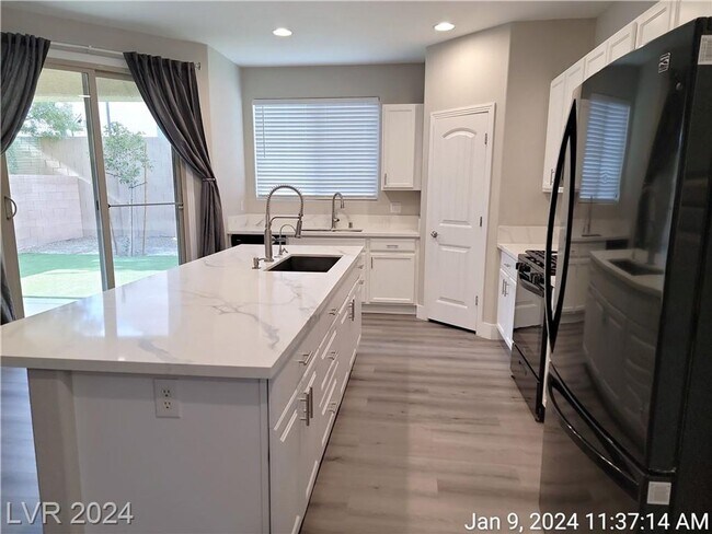 Building Photo - PARTIALLY FURNISHED 2-STORY HOME LOCATED O...