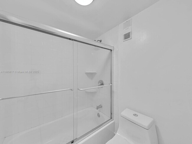 Building Photo - 9451 Evergreen Pl