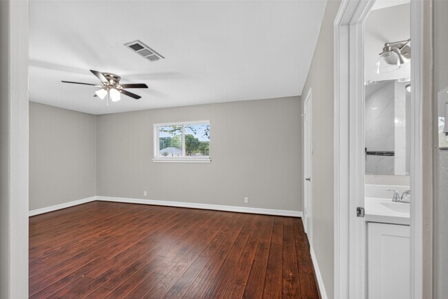 Building Photo - 1503 Shannon Valley Dr