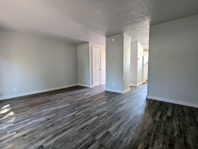 Building Photo - Newly Renovated 2-Bedroom, 1.5-Bath Apartment with Private Patio and On Site Laundry!