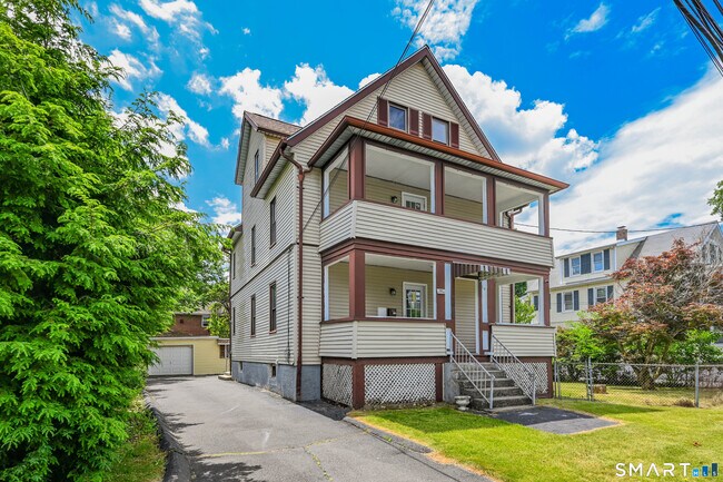 Building Photo - 54 Overlook Ave