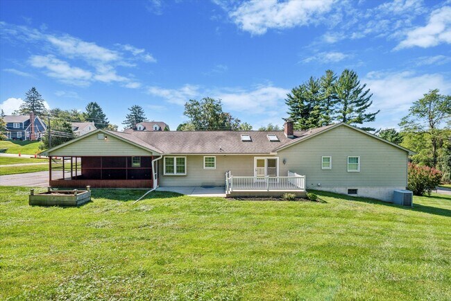 Building Photo - 3BD/2.5BA Rancher in Kennett Square Borough!
