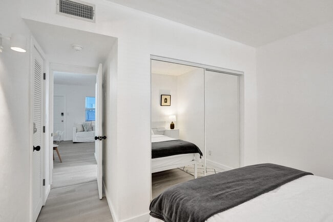 Building Photo - 4658 Bougainvilla Dr