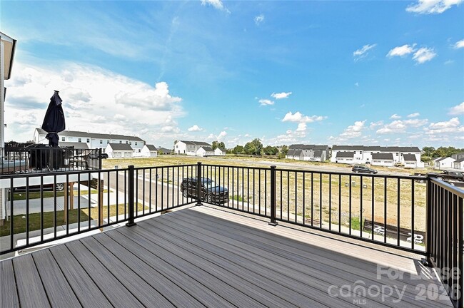 Building Photo - 7637 Griffins Gate Dr SW