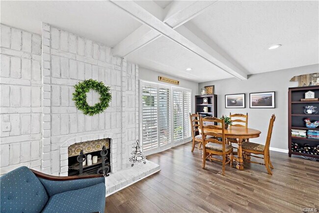 Building Photo - 23078 Vía Cereza