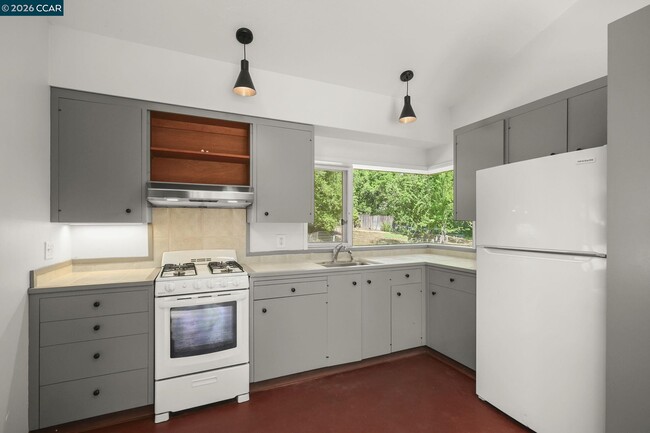 Building Photo - 165 Topaz Ln