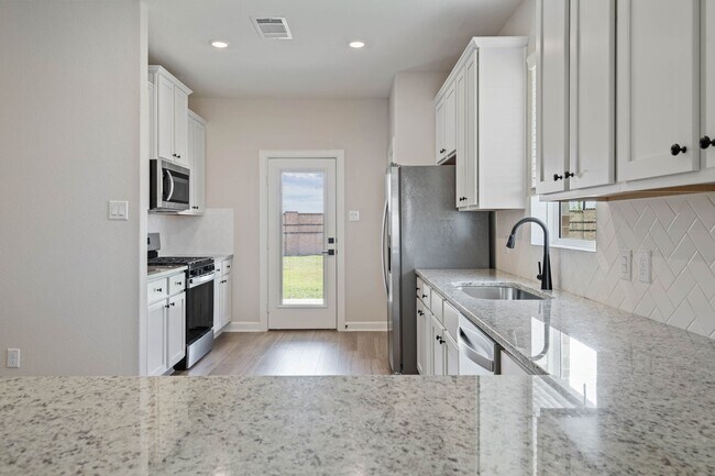 Building Photo - 1031 Rosewood Trl