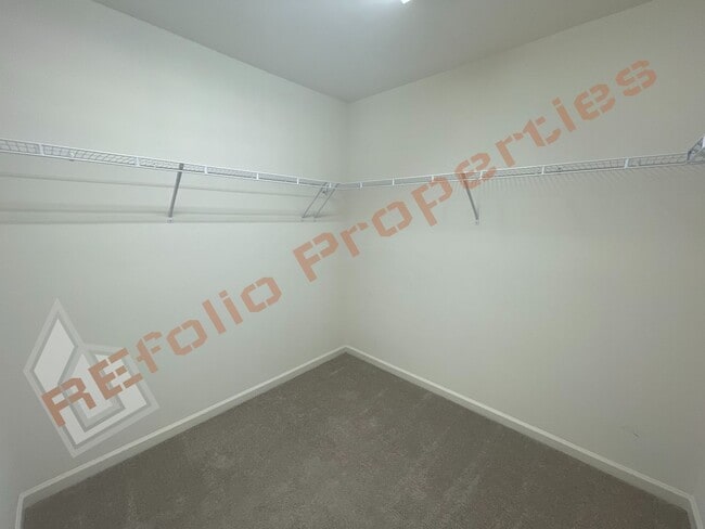 Building Photo - Stylish 4-Bedroom 3 Bathroom Single Home w...