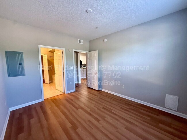 Building Photo - 8539 Gate Pkwy W