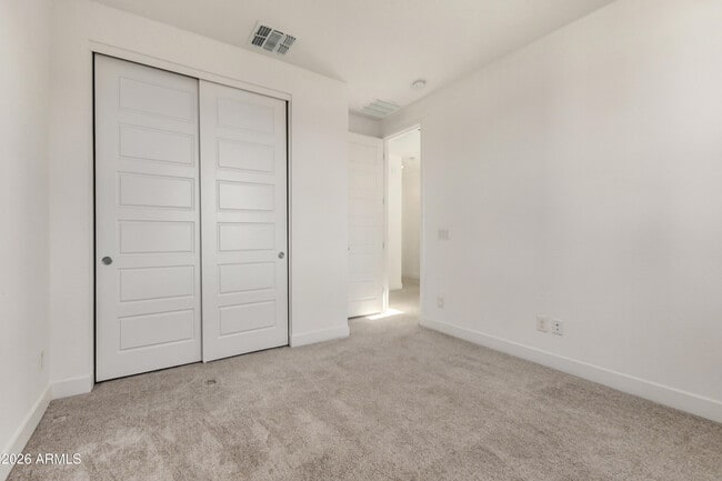 Building Photo - 2042 W Lariat Ln