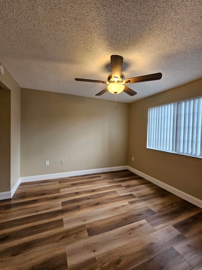 Building Photo - 4187 N Haverhill Rd